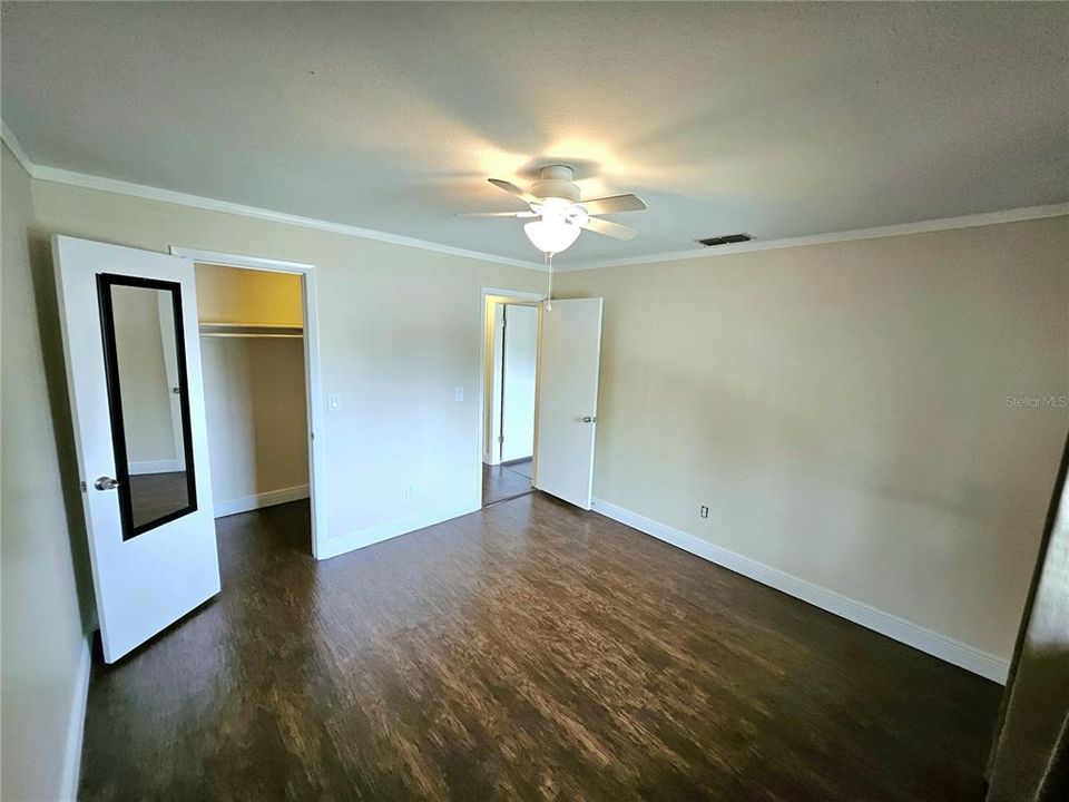 For Rent: $1,950 (2 beds, 1 baths, 872 Square Feet)