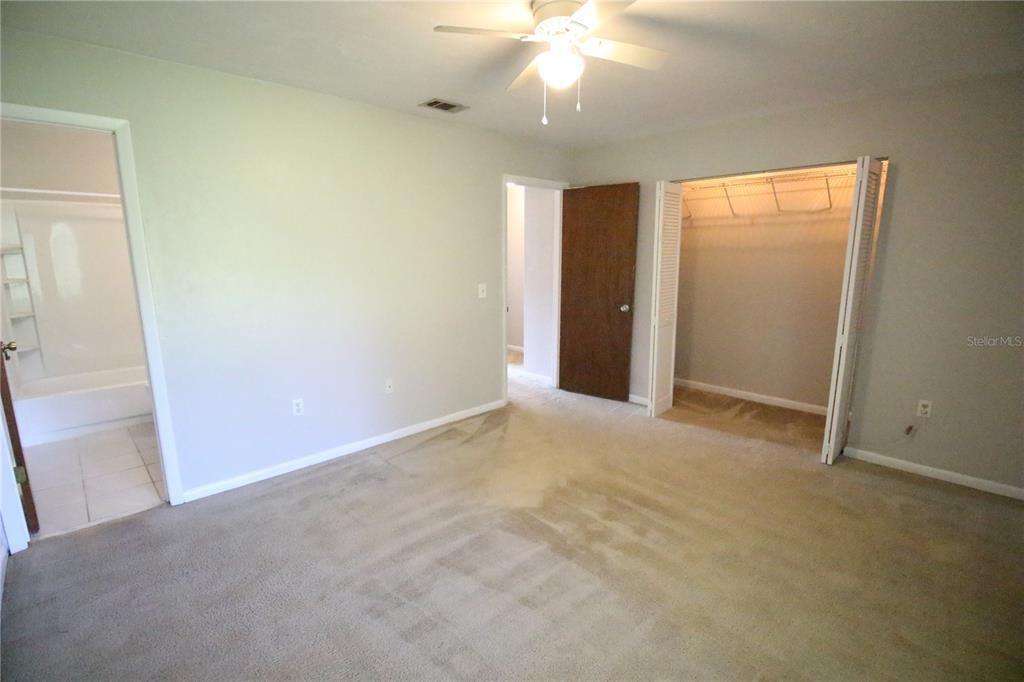 For Rent: $1,300 (2 beds, 2 baths, 1062 Square Feet)