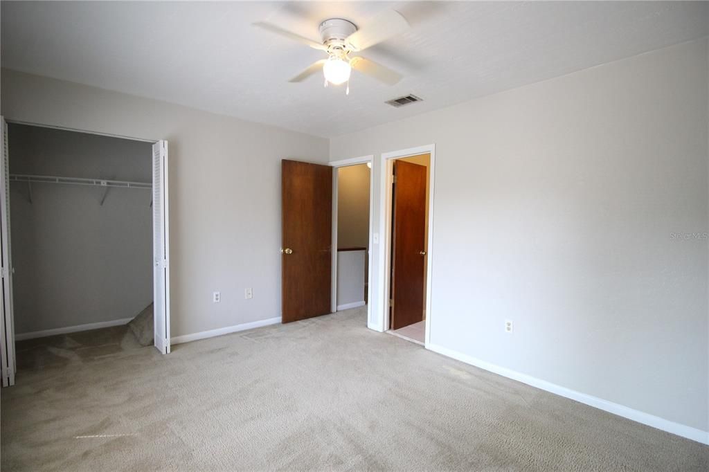 For Rent: $1,300 (2 beds, 2 baths, 1062 Square Feet)