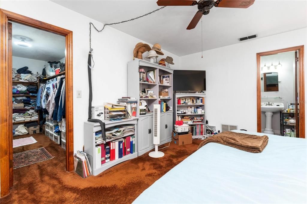 For Sale: $1,250,000 (3 beds, 2 baths, 1606 Square Feet)