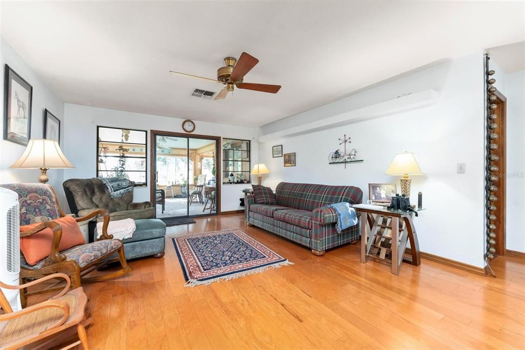 For Sale: $1,250,000 (3 beds, 2 baths, 1606 Square Feet)