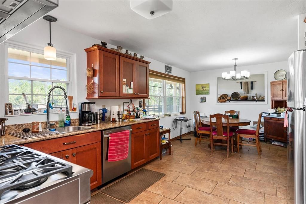 For Sale: $1,250,000 (3 beds, 2 baths, 1606 Square Feet)