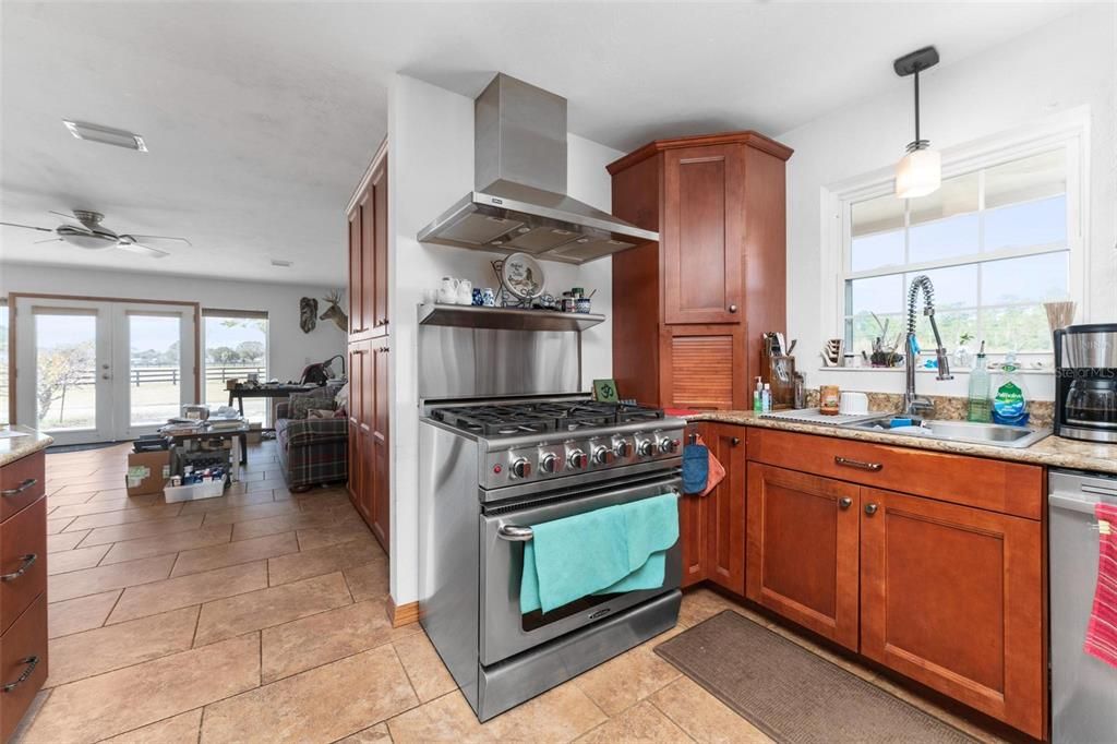 For Sale: $1,250,000 (3 beds, 2 baths, 1606 Square Feet)