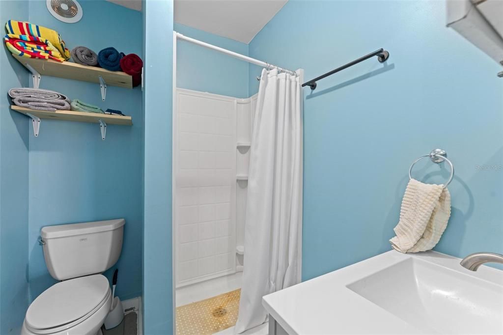 For Sale: $1,250,000 (3 beds, 2 baths, 1606 Square Feet)