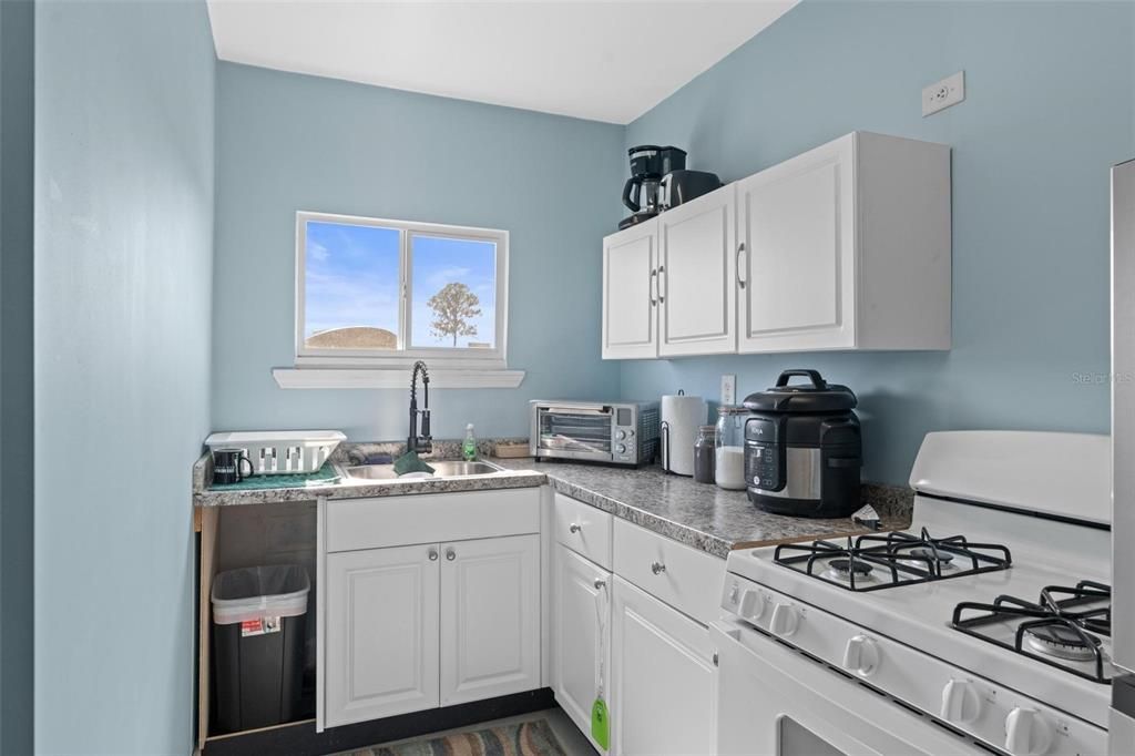 For Sale: $1,250,000 (3 beds, 2 baths, 1606 Square Feet)