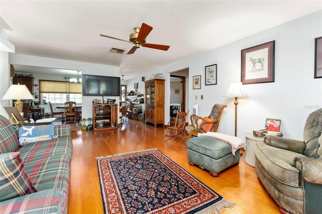 For Sale: $1,250,000 (3 beds, 2 baths, 1606 Square Feet)