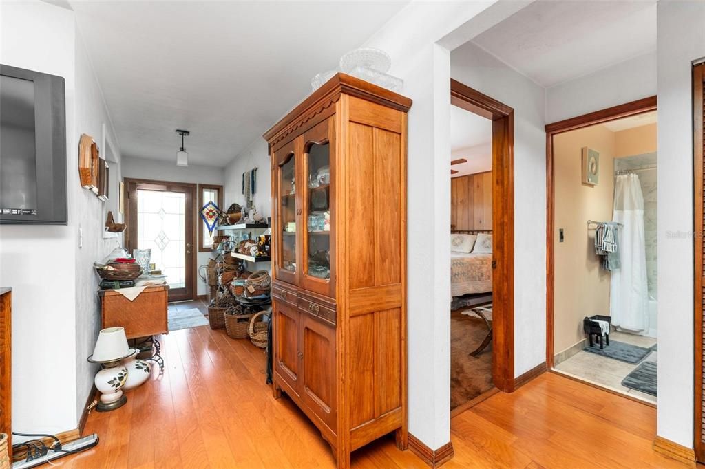 For Sale: $1,250,000 (3 beds, 2 baths, 1606 Square Feet)