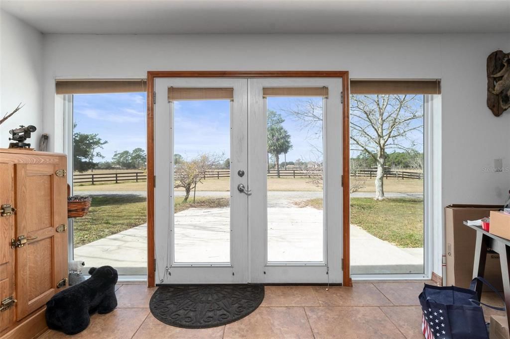 For Sale: $1,250,000 (3 beds, 2 baths, 1606 Square Feet)