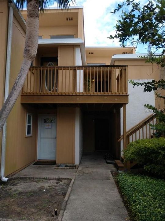 For Rent: $1,900 (2 beds, 2 baths, 1071 Square Feet)