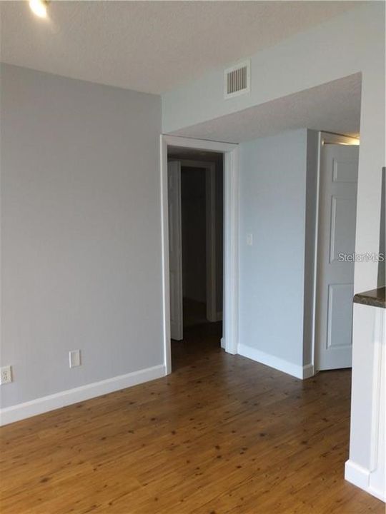 For Rent: $1,900 (2 beds, 2 baths, 1071 Square Feet)