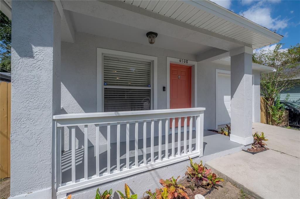 For Sale: $329,900 (3 beds, 2 baths, 1138 Square Feet)