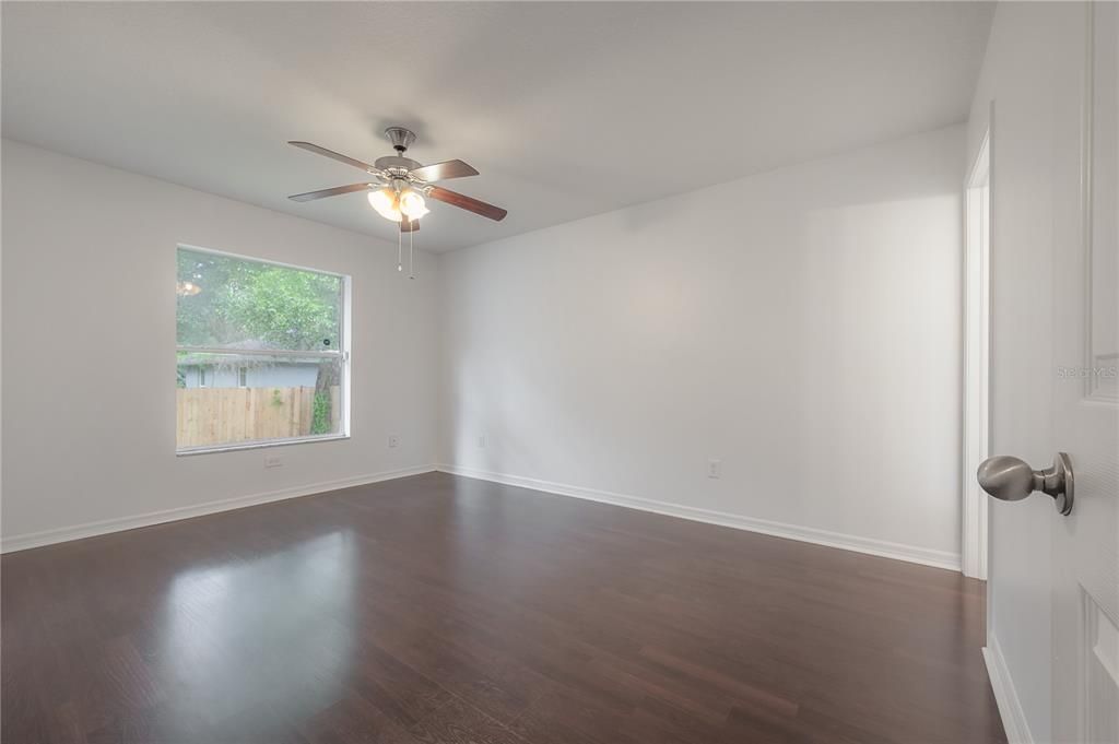 For Sale: $329,900 (3 beds, 2 baths, 1138 Square Feet)