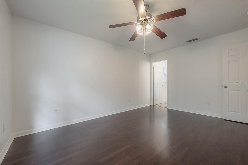 For Sale: $329,900 (3 beds, 2 baths, 1138 Square Feet)