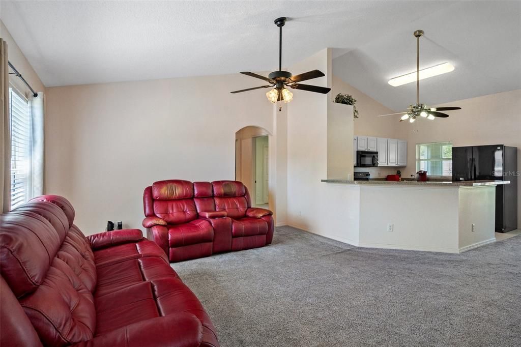 For Sale: $299,900 (3 beds, 2 baths, 1340 Square Feet)