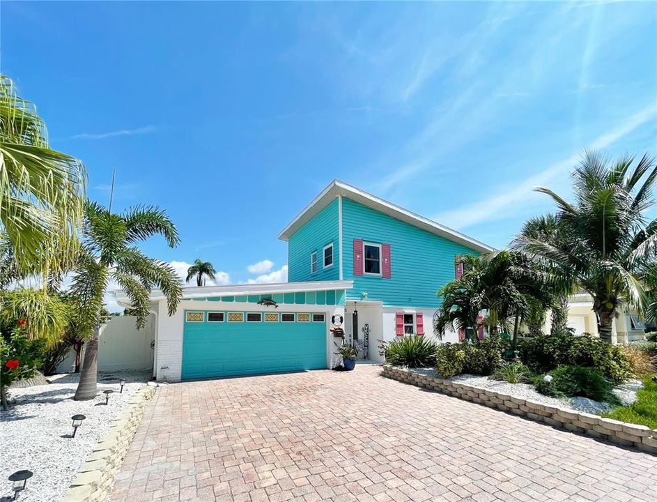 For Sale: $1,750,000 (4 beds, 4 baths, 2916 Square Feet)