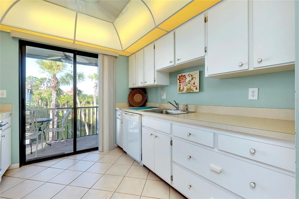 For Sale: $340,000 (2 beds, 2 baths, 1215 Square Feet)