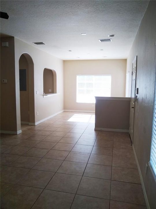 For Rent: $2,000 (3 beds, 2 baths, 1200 Square Feet)