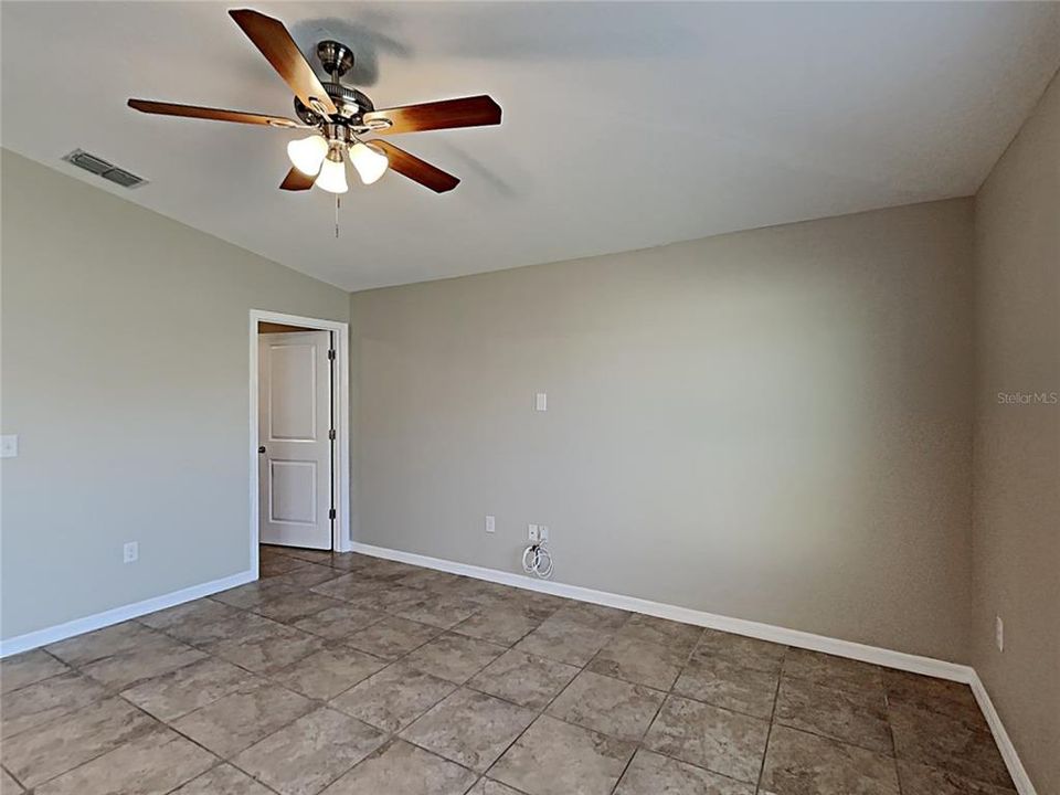 For Rent: $2,305 (3 beds, 2 baths, 1561 Square Feet)