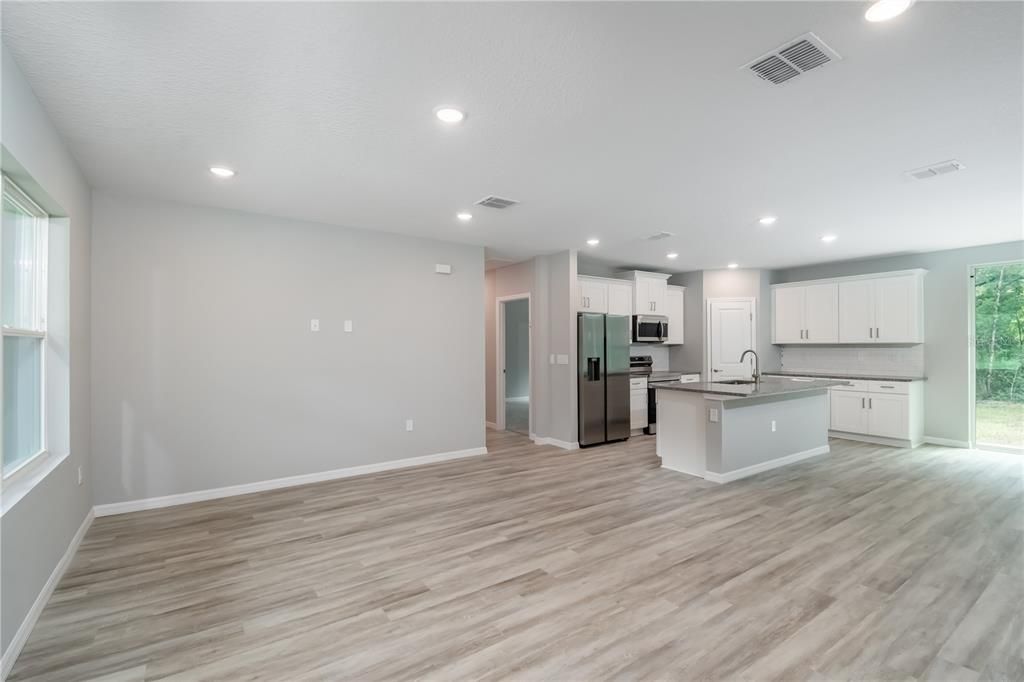 For Sale: $279,900 (3 beds, 2 baths, 1446 Square Feet)