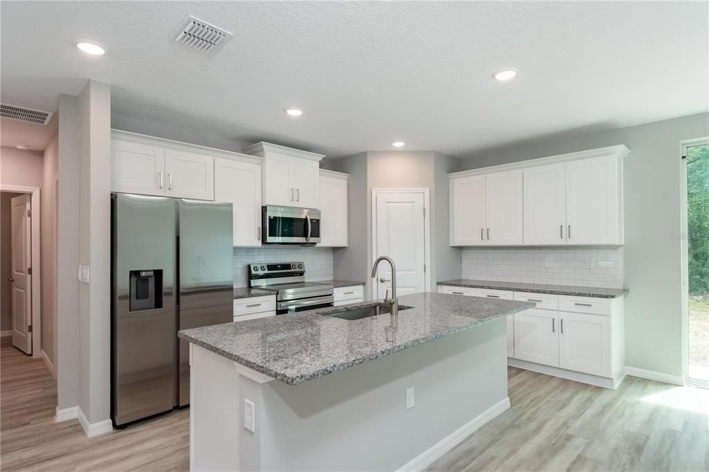 For Sale: $279,900 (3 beds, 2 baths, 1446 Square Feet)