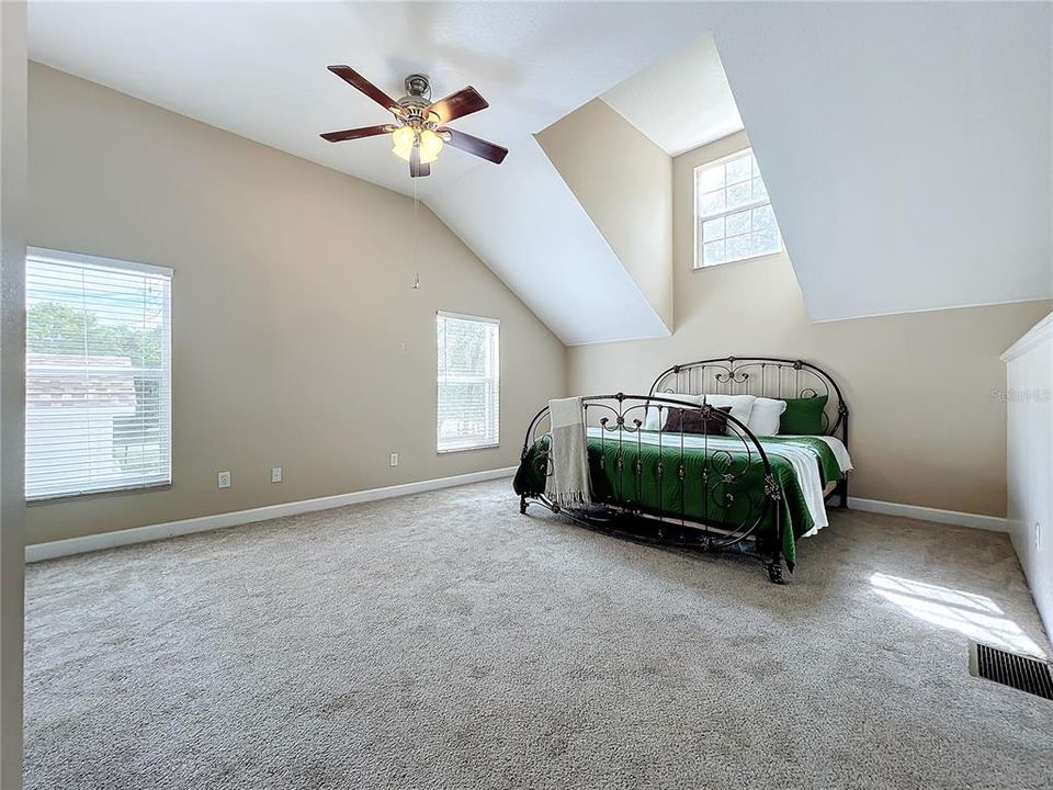 Upstairs en-suite bedroom