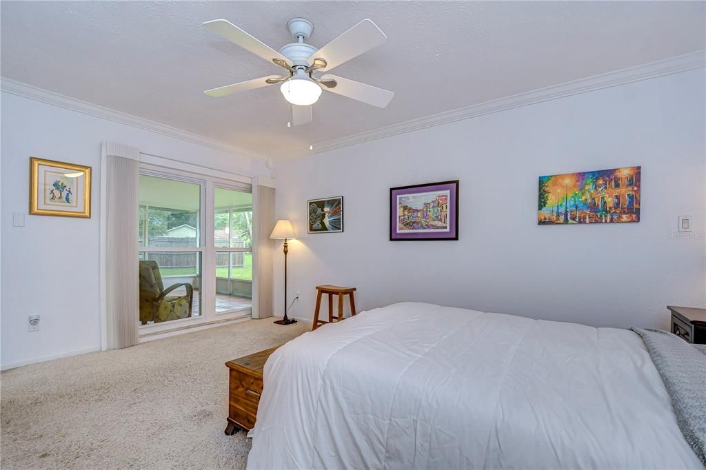 Primary Bedroom - SGD To Lanai