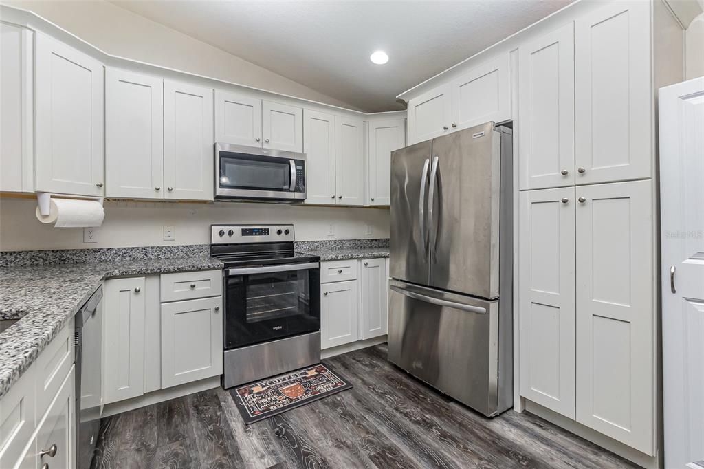 For Sale: $249,900 (3 beds, 2 baths, 1320 Square Feet)