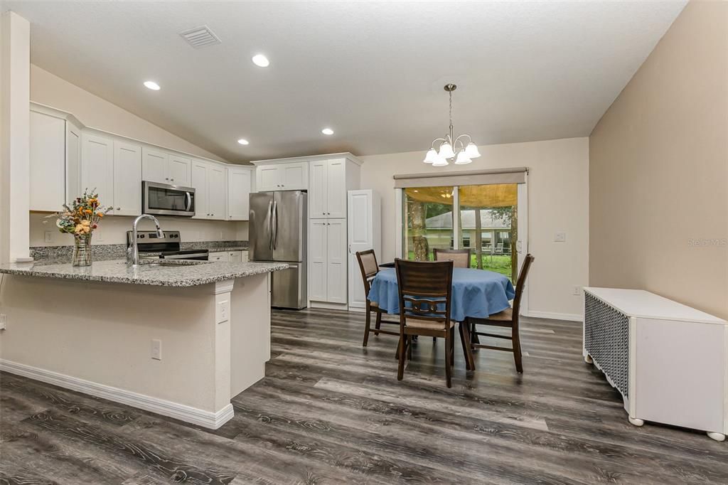 For Sale: $249,900 (3 beds, 2 baths, 1320 Square Feet)