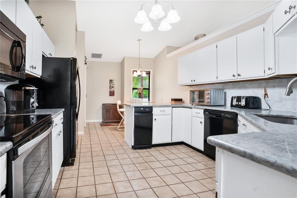 For Sale: $359,900 (3 beds, 2 baths, 1679 Square Feet)