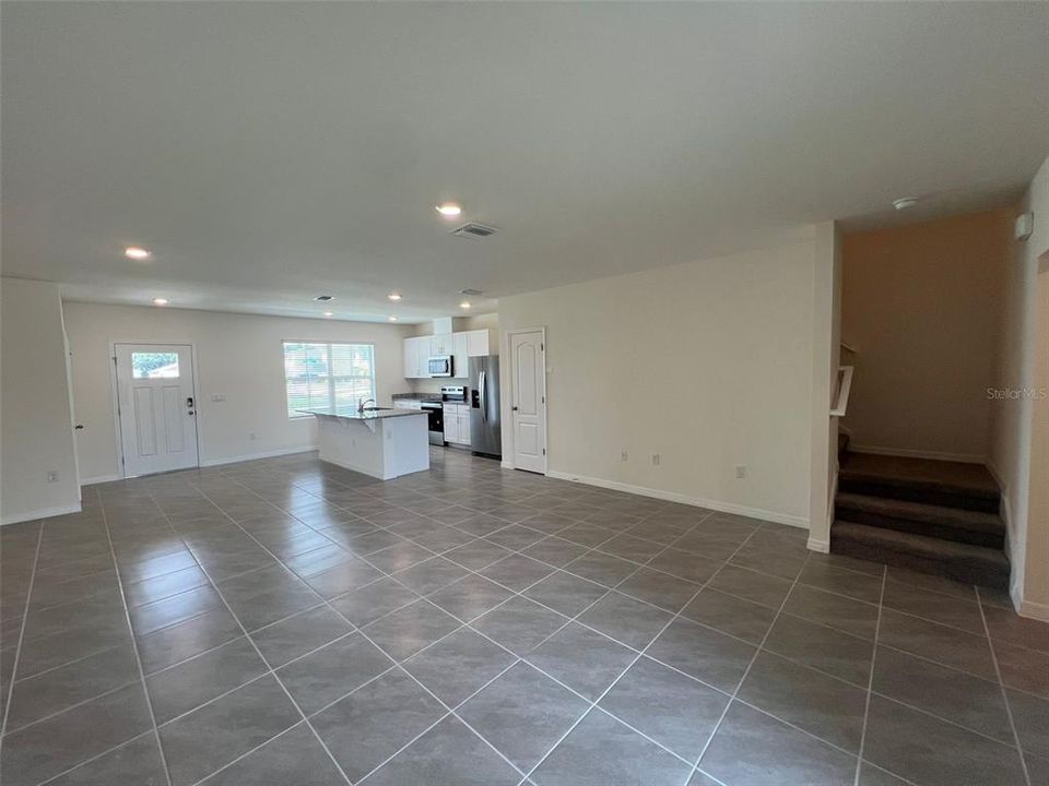 For Rent: $2,300 (3 beds, 2 baths, 1568 Square Feet)