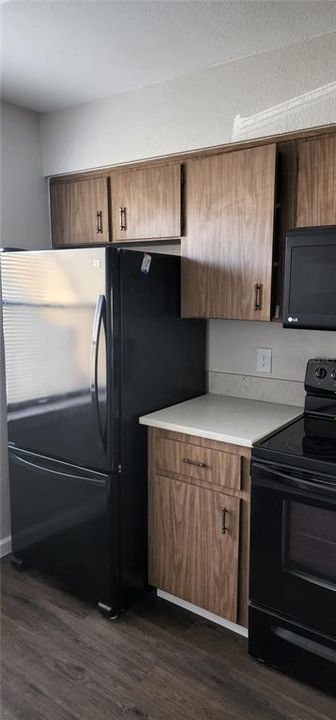 For Rent: $1,800 (2 beds, 2 baths, 934 Square Feet)