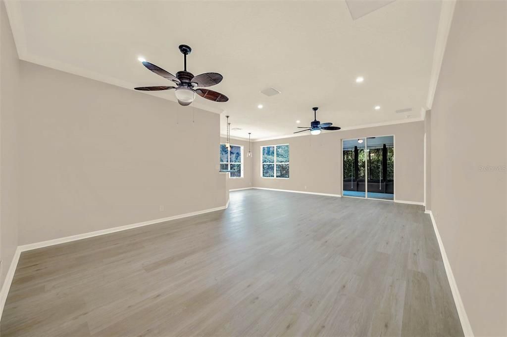 For Sale: $339,900 (3 beds, 2 baths, 1707 Square Feet)