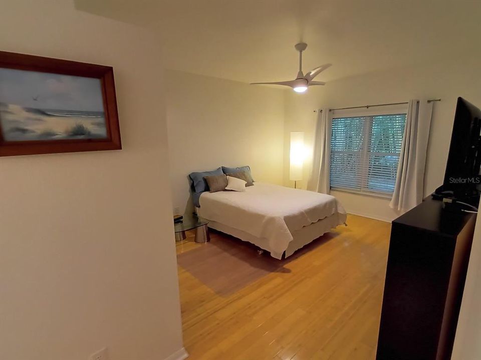 For Sale: $242,000 (2 beds, 2 baths, 1140 Square Feet)