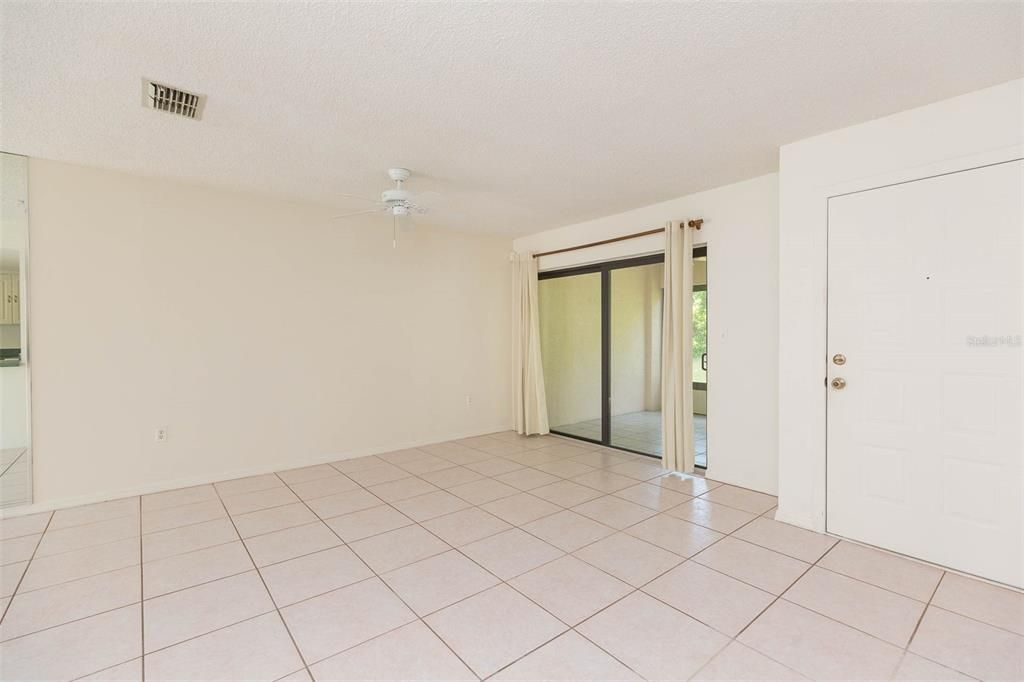 For Rent: $1,595 (2 beds, 2 baths, 1167 Square Feet)