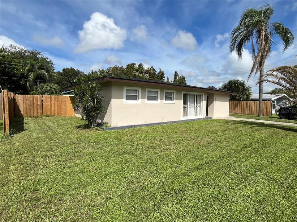 For Sale: $449,000 (3 beds, 2 baths, 1386 Square Feet)