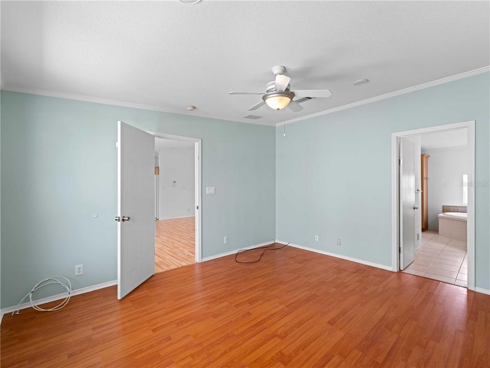 For Sale: $229,900 (3 beds, 2 baths, 1740 Square Feet)