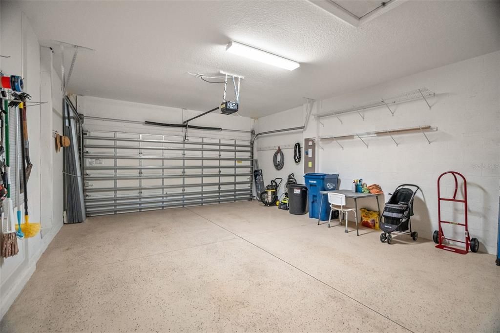 Garage with sealed epoxy floor & 4' extension