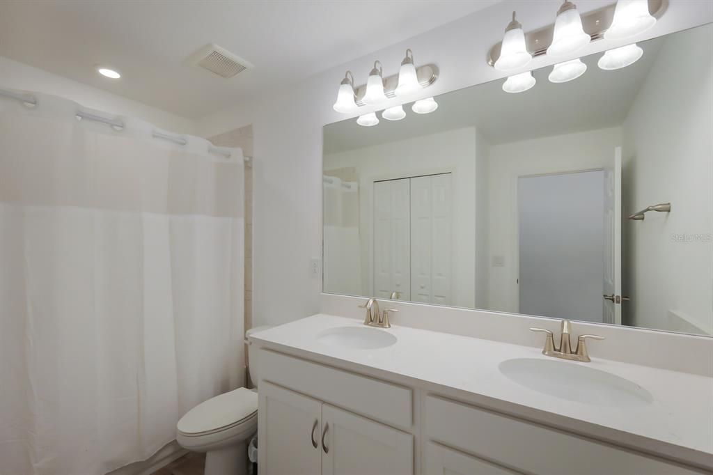 For Sale: $429,900 (3 beds, 2 baths, 2221 Square Feet)