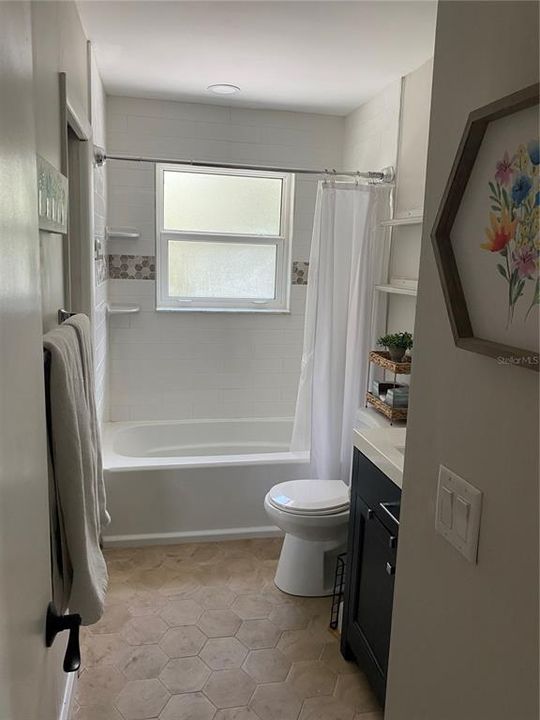 2nd Bath (upstairs)