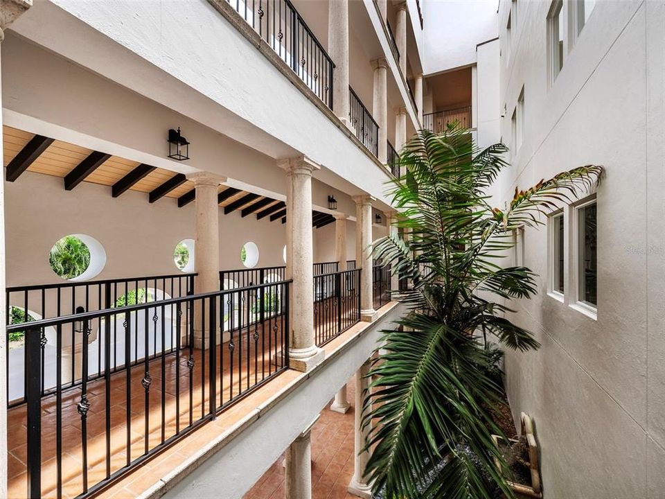 En Venta: $694,000 (2 camas, 2 baños, 1688 Pies cuadrados)