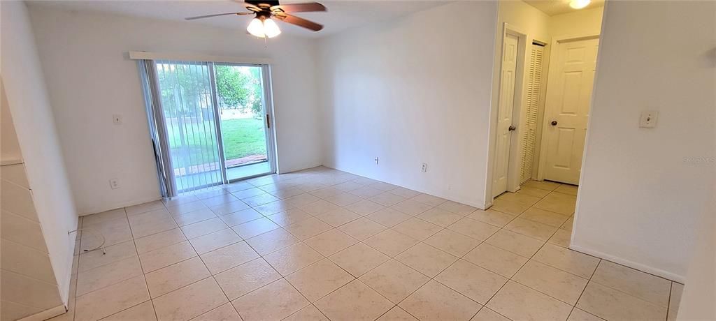 For Sale: $244,900 (2 beds, 1 baths, 910 Square Feet)