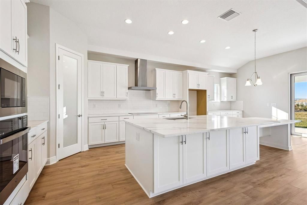 Active With Contract: $514,990 (3 beds, 3 baths, 2607 Square Feet)