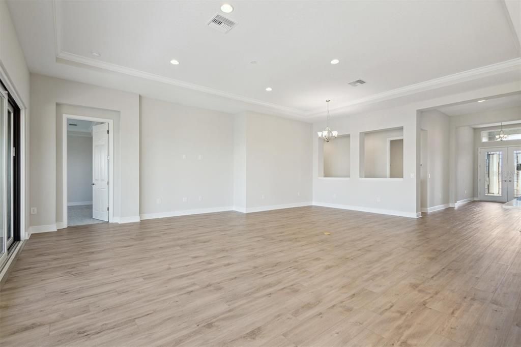 Active With Contract: $514,990 (3 beds, 3 baths, 2607 Square Feet)