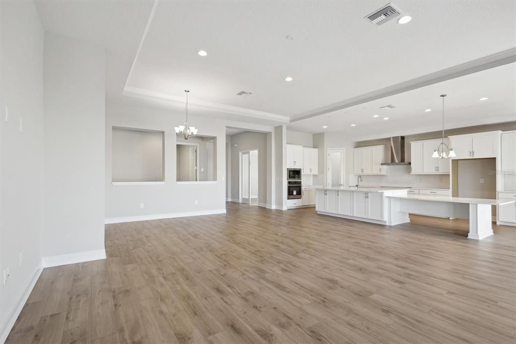 Active With Contract: $514,990 (3 beds, 3 baths, 2607 Square Feet)