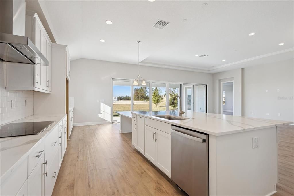 Active With Contract: $514,990 (3 beds, 3 baths, 2607 Square Feet)