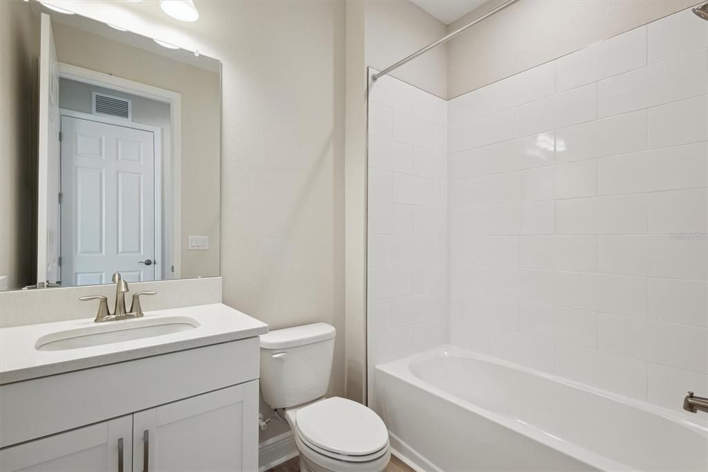 Active With Contract: $514,990 (3 beds, 3 baths, 2607 Square Feet)