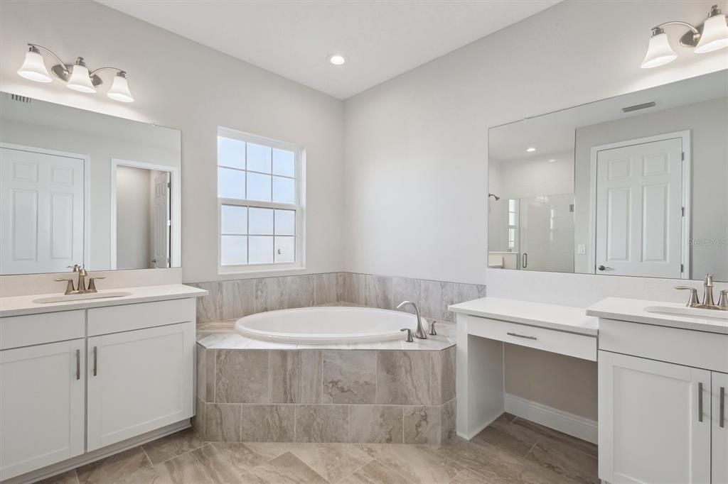 Active With Contract: $514,990 (3 beds, 3 baths, 2607 Square Feet)