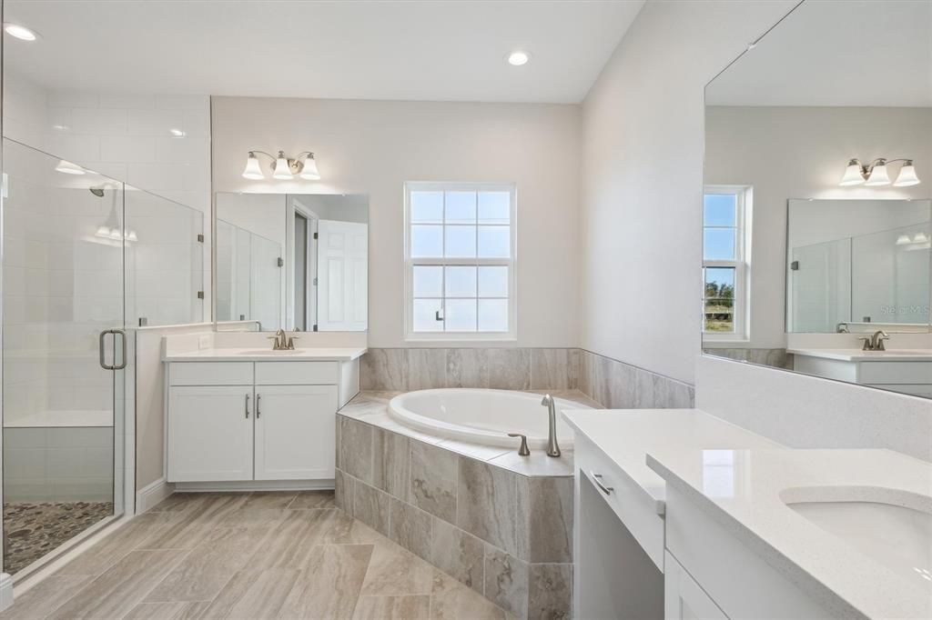 Active With Contract: $514,990 (3 beds, 3 baths, 2607 Square Feet)