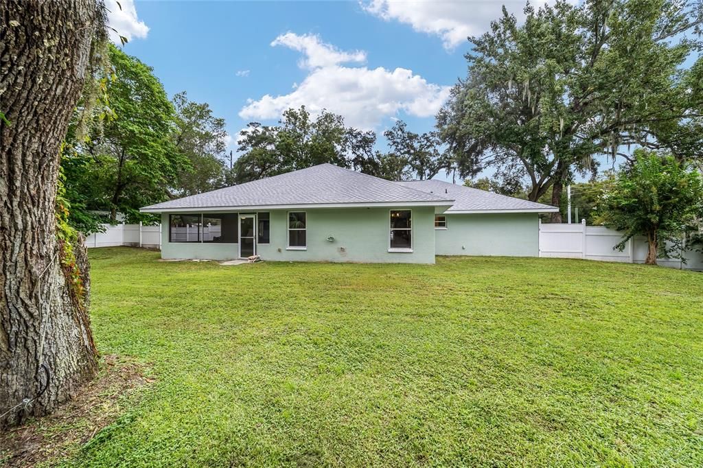 For Sale: $349,000 (3 beds, 2 baths, 2162 Square Feet)