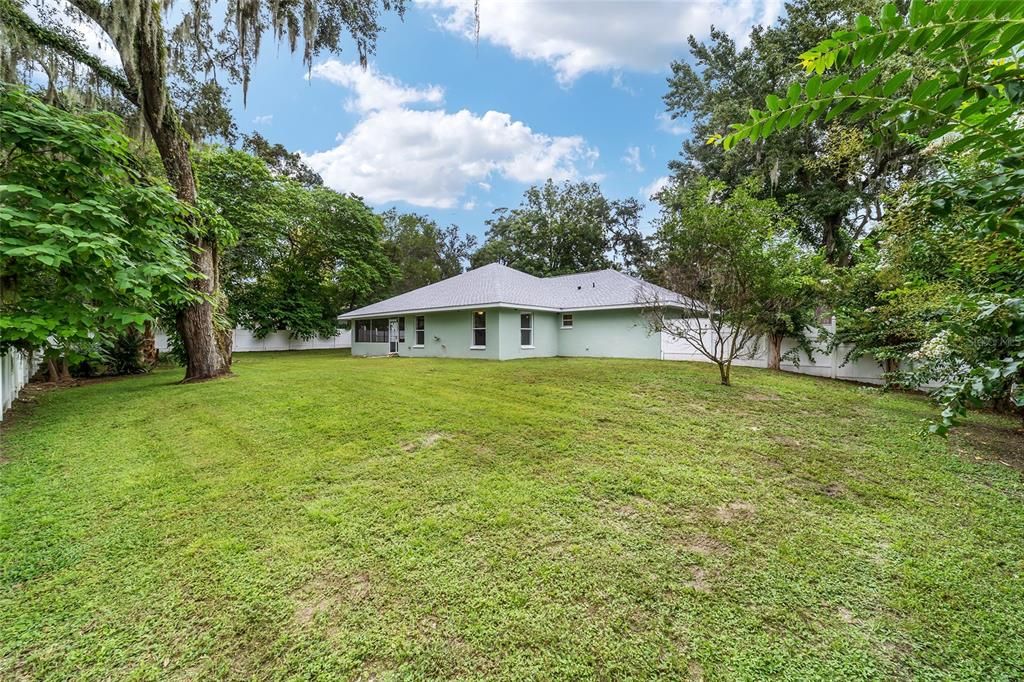 For Sale: $349,000 (3 beds, 2 baths, 2162 Square Feet)